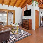 Serene, Stylish, Central Pied-A-Terre