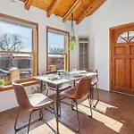 Serene, Stylish, Central Pied-A-Terre
